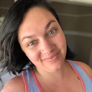 Meet your Posher, Hillary